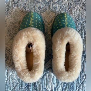 Ugg brand scuff style slippers